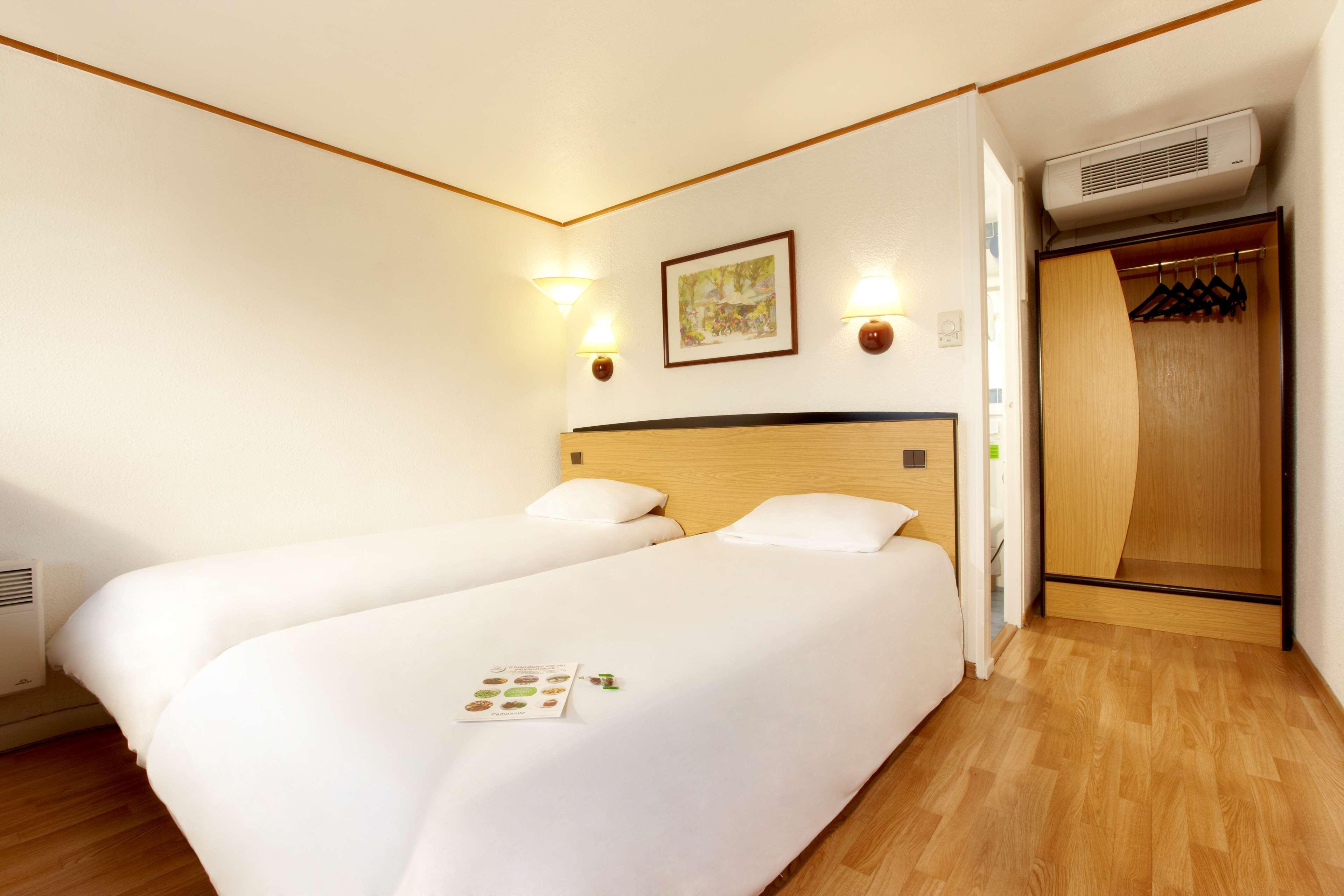 Hotel Campanile Rouen Nord - Barentin Extérieur photo