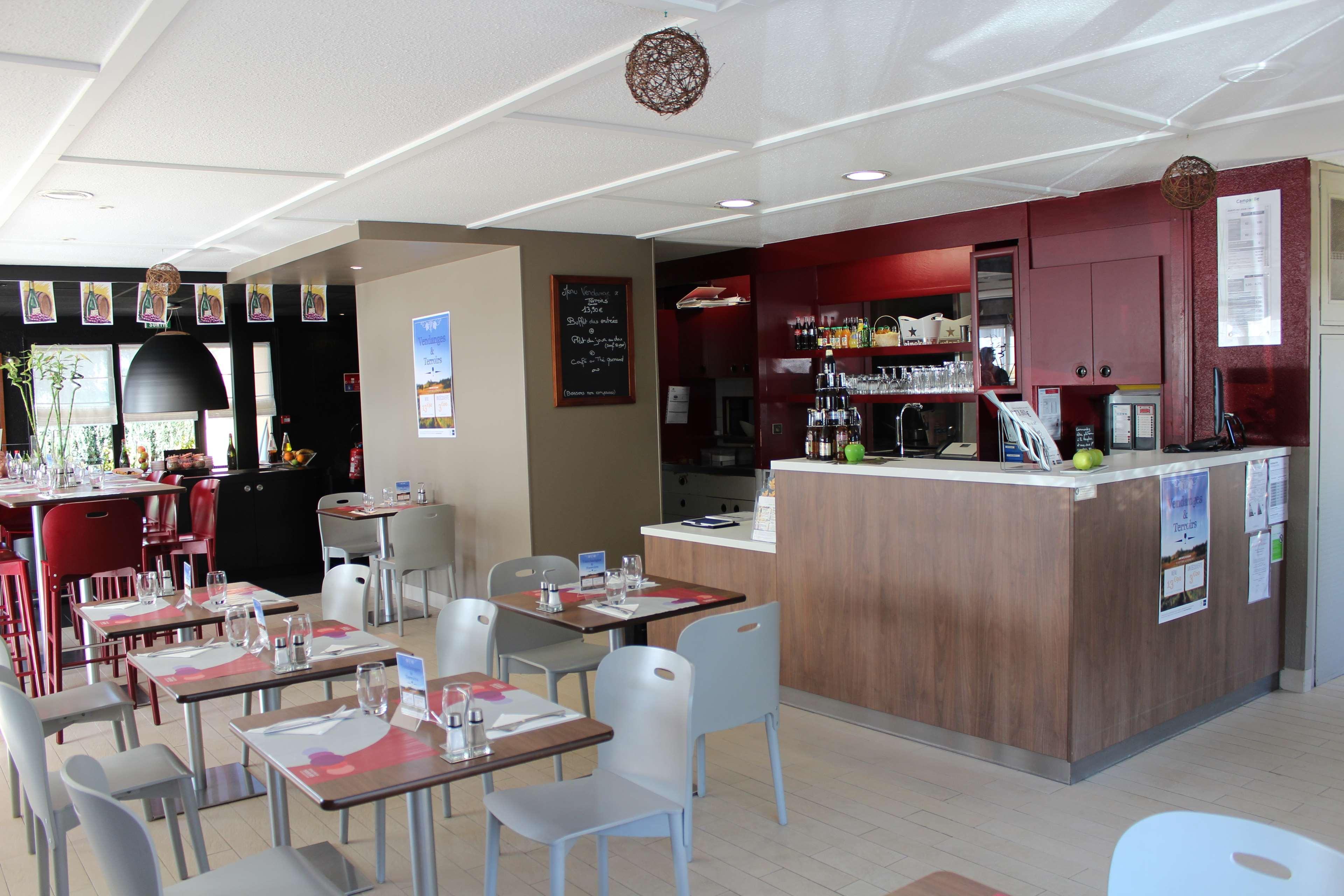 Hotel Campanile Rouen Nord - Barentin Extérieur photo