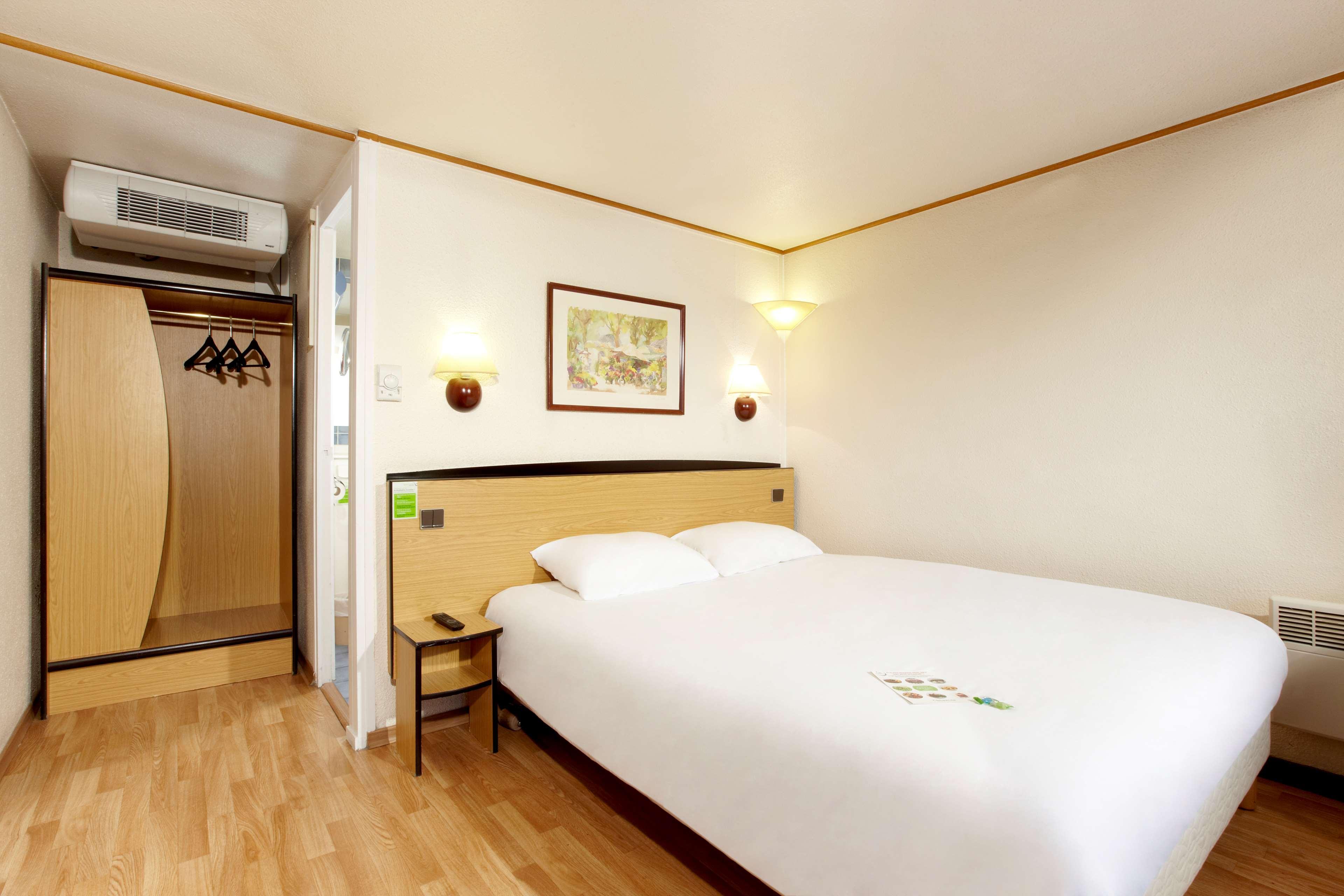 Hotel Campanile Rouen Nord - Barentin Extérieur photo